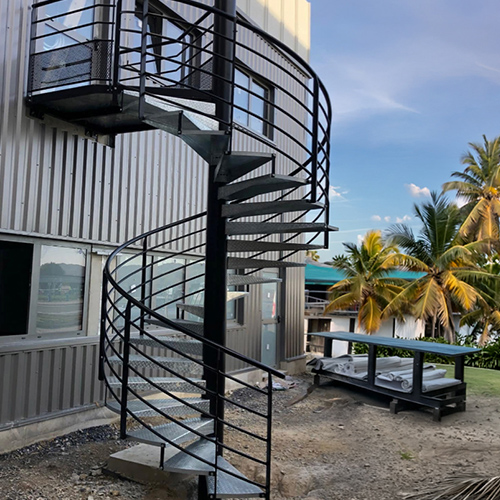 escaliers hélicoidaux acier dom tom