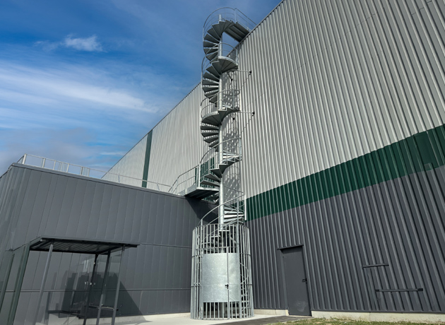 escalier hélicoïdal acier avec cage